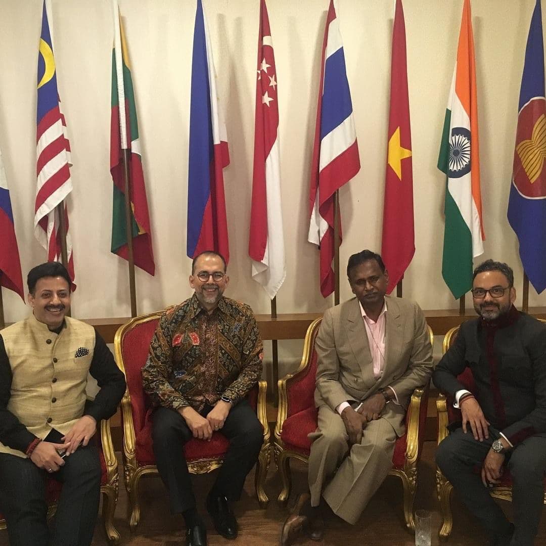 Haute Services founder Maneesh Baheti image with a celebrity celebrating culinary excellence and hospitality